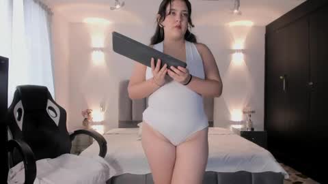 alanabelucci online show from April 2026 01:04:01 PM