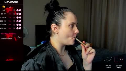 Snapshot of alanabrox chatting on November 2025 12:21:01 AM Julia online show from November 2025 12:21:01 AM