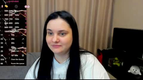 Julia online show from April 2026 06:17:01 PM