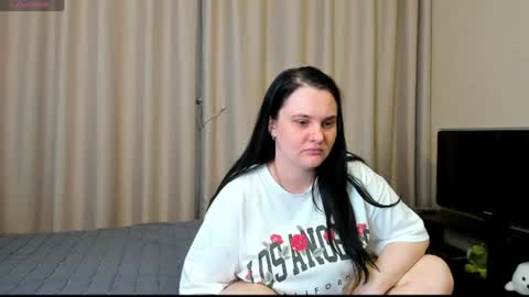 Snapshot of alanabrox chatting on July 2026 05:39:01 PM Julia online show from July 2026 05:39:01 PM