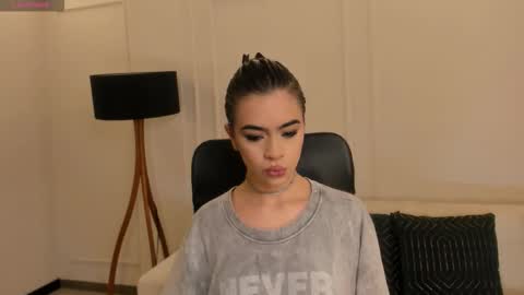 Alana online show from October 2025 12:17:01 PM