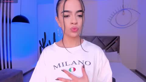 Alana online show from November 2025 12:27:01 PM