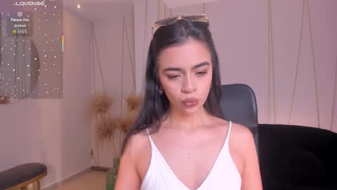 Alana online show from December 2025 12:20:01 PM