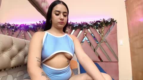 Alana Flores online show from December 2024 07:10:01 PM
