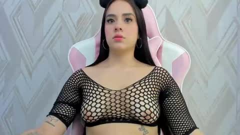 Alana Flores online show from January 2025 01:05:01 PM