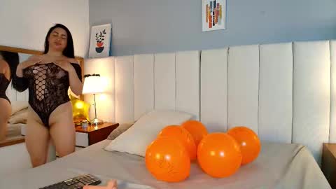 alanawestt online show from October 2025 07:37:01 PM