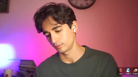 idenavarre online show from December 2024 10:07:01 PM