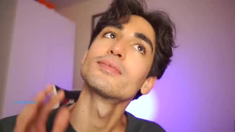 idenavarre online show from December 2024 10:19:01 PM