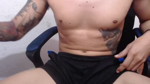 Snapshot of alanmuscle08 chatting on June 2026 02:51:01 PM alanmuscle08 online show from June 2026 02:51:01 PM
