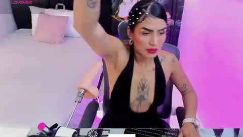 Snapshot of alanna_wild chatting on June 2026 07:05:01 PM Alana online show from June 2026 07:05:01 PM
