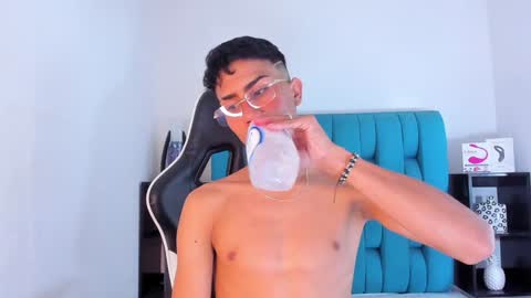 alannaughty_ online show from January 2025 09:07:01 PM