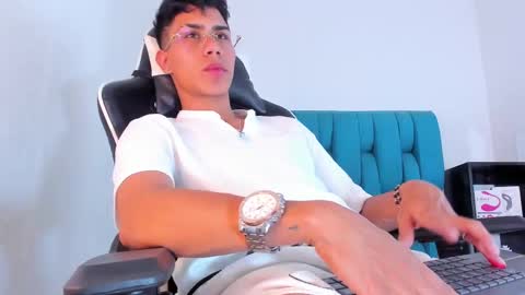 alannaughty_ online show from February 2025 09:58:01 PM