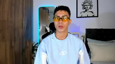 alannaughty_ online show from April 2026 12:00:01 AM