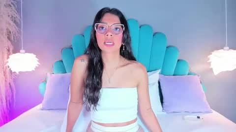 Alassia Hocthner online show from September 2025 11:43:02 AM