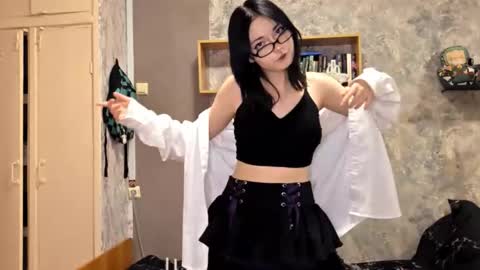 Im Katrina online show from November 2025 08:19:02 PM