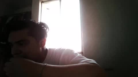albertoarenas16 online show from April 2026 10:05:02 PM