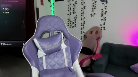 Snapshot of ale_petitee chatting on January 2025 08:13:02 AM alexa online show from January 2025 08:13:02 AM