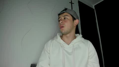 Snapshot of alecadrews_ chatting on January 2025 06:57:01 PM ALEC ANDREWS online show from January 2025 06:57:01 PM