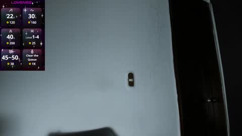 Snapshot of alecadrews_ chatting on January 2025 07:11:01 PM ALEC ANDREWS online show from January 2025 07:11:01 PM