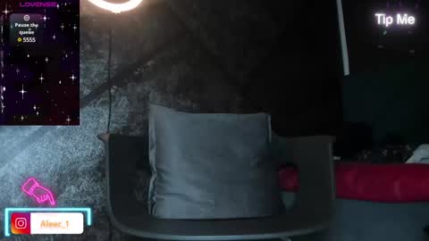 Snapshot of alecadrews_ chatting on March 2025 03:05:01 PM ALEC ANDREWS online show from March 2025 03:05:01 PM