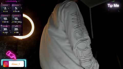 Snapshot of alecadrews_ chatting on March 2025 03:05:02 PM ALEC ANDREWS online show from March 2025 03:05:02 PM