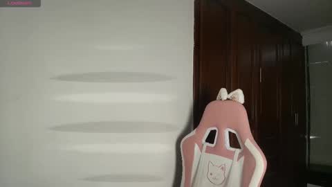 Snapshot of alecadrews_ chatting on October 2025 07:36:01 PM ALEC ANDREWS online show from October 2025 07:36:01 PM