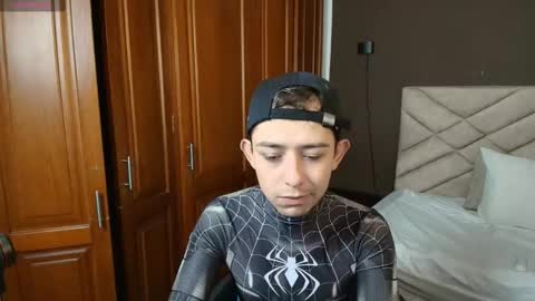 Snapshot of alecadrews_ chatting on October 2025 07:37:01 PM ALEC ANDREWS online show from October 2025 07:37:01 PM