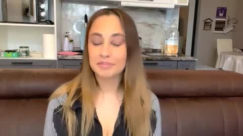 Emily online show from September 2025 02:50:01 PM