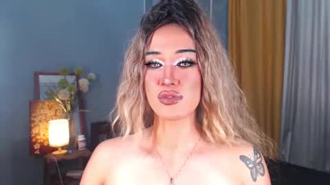 aleinacroft online show from November 2025 01:46:01 PM