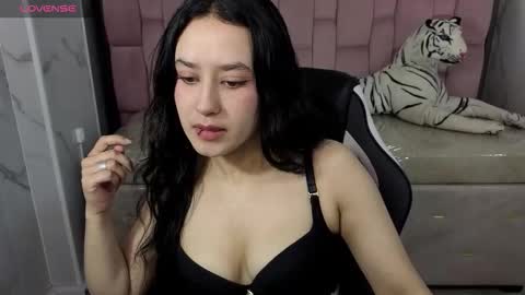 aleja online show from November 2025 12:47:01 PM