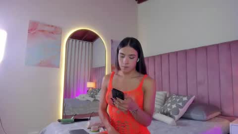 Alejandra Arango online show from November 2025 08:08:02 PM