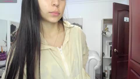 Alejandra online show from March 2025 11:28:01 AM