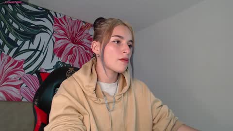 Snapshot of alejabeltran chatting on January 2025 01:03:01 PM Aleja online show from January 2025 01:03:01 PM