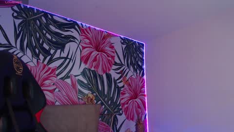 Snapshot of alejabeltran chatting on January 2025 01:05:01 PM Aleja online show from January 2025 01:05:01 PM