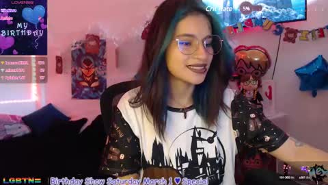 Snapshot of alejabeltran chatting on March 2025 05:16:02 PM Aleja online show from March 2025 05:16:02 PM