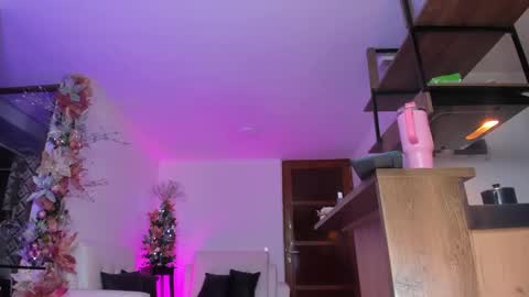 A L E J A N D R A online show from December 2024 01:31:02 AM