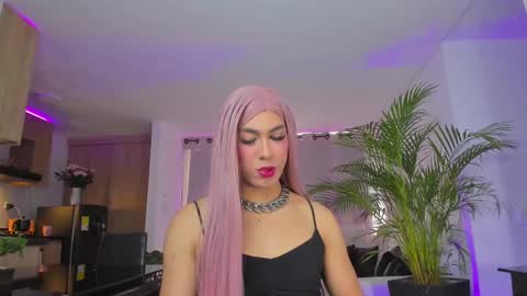 A L E J A N D R A online show from February 2025 10:26:02 PM