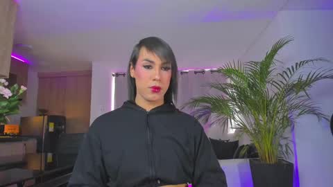 A L E J A N D R A online show from February 2025 09:35:02 PM