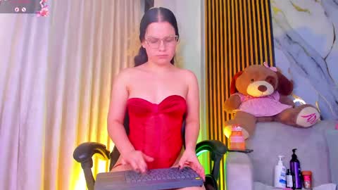 Snapshot of alejagarcia_ chatting on May 2026 09:32:02 PM CUTE ALEJA online show from May 2026 09:32:02 PM