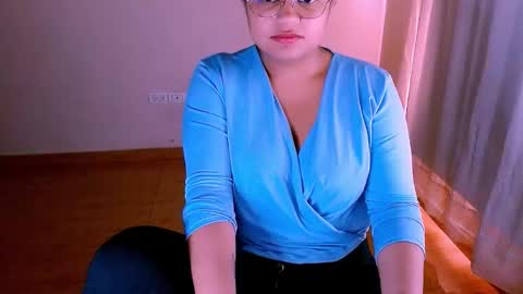 Snapshot of alejandra_conde chatting on October 2025 06:18:02 PM Alejandra online show from October 2025 06:18:02 PM