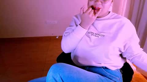 Snapshot of alejandra_conde chatting on October 2025 06:52:02 PM Alejandra online show from October 2025 06:52:02 PM