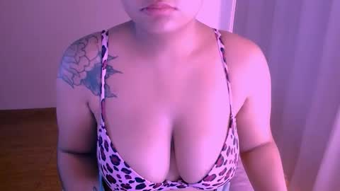 Alejandra  online show from December 2025 05:18:02 PM