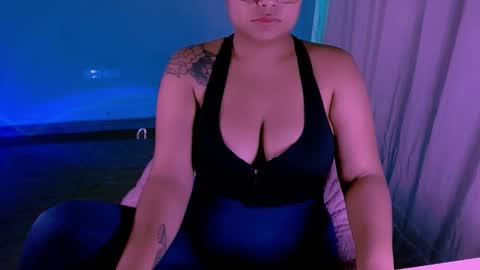 Alejandra  online show from December 2025 03:25:01 AM