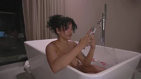 Snapshot of alejandra_kiss98 chatting on December 2024 06:41:02 AM O.F alejandra h1998 stream 300 pm - 1100 pm online show from December 2024 06:41:02 AM