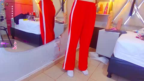 alejandra martins online show from November 2025 03:06:01 AM