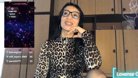 Alejandra online show from January 2025 01:04:02 PM