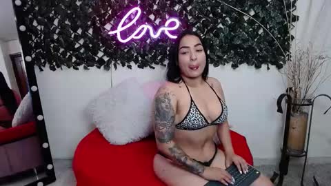 Snapshot of alejandranavarro chatting on January 2025 07:13:02 PM Aleja online show from January 2025 07:13:02 PM
