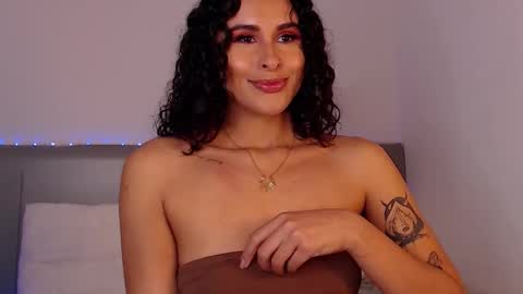 Danna Ray online show from November 2025 05:01:02 PM