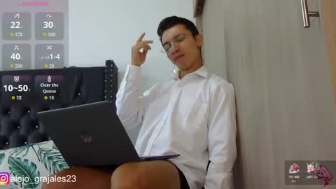 Alejo online show from October 2025 09:12:02 PM