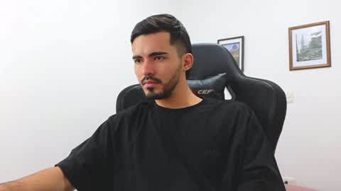 alejandroo_7 online show from January 2025 09:26:02 PM